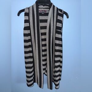 ☕️Love Scene Striped Sleeveless Cardigan•L•Black & Gray